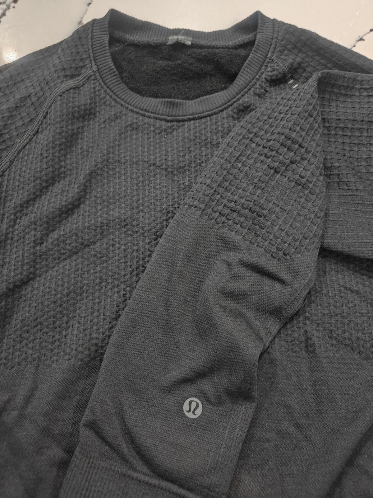 Lululemon Engineered Warmth Long Sleeve Crew XS Men's Pullover Black Small Short gallery
