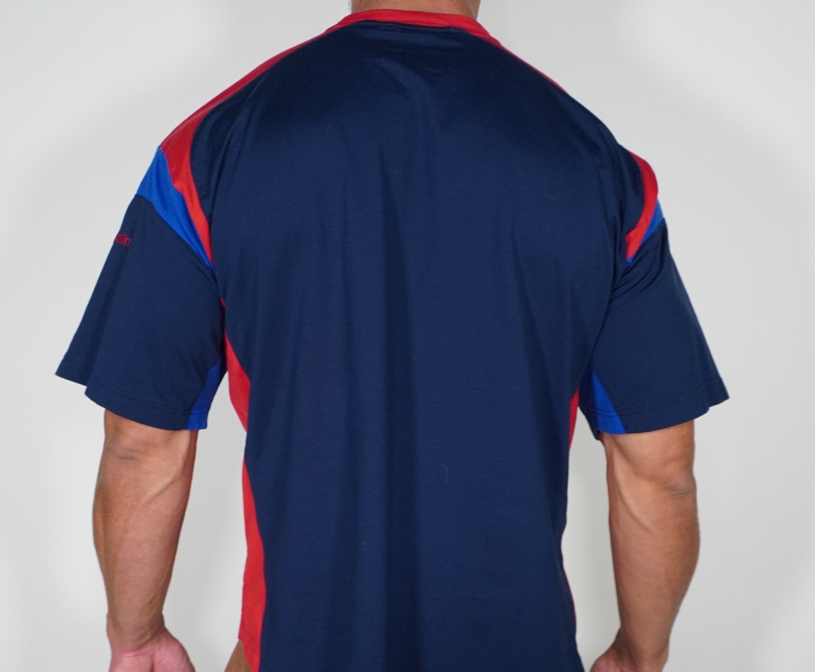 BLUE & RED SHORT SLEEVE COTTON/NYLON SHIRT LARGE gallery