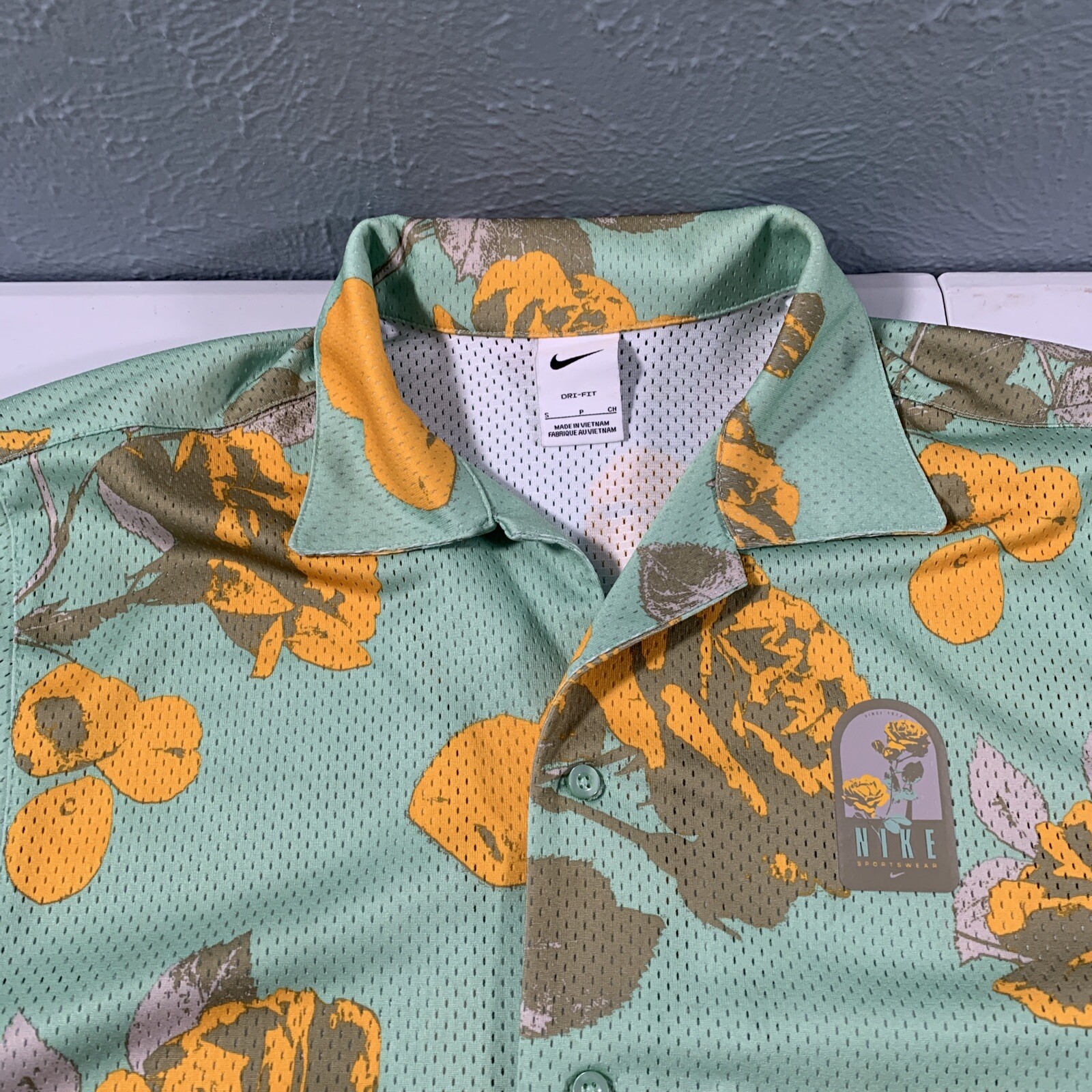 Mens Size S Nike Sportswear Floral Mesh Resort Button Down Shirt gallery