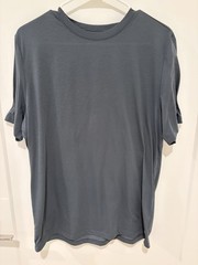 Vuori Mens Current Tech Short Sleeve T Shirt Smoked Beryl (GrayGreen) Size Large