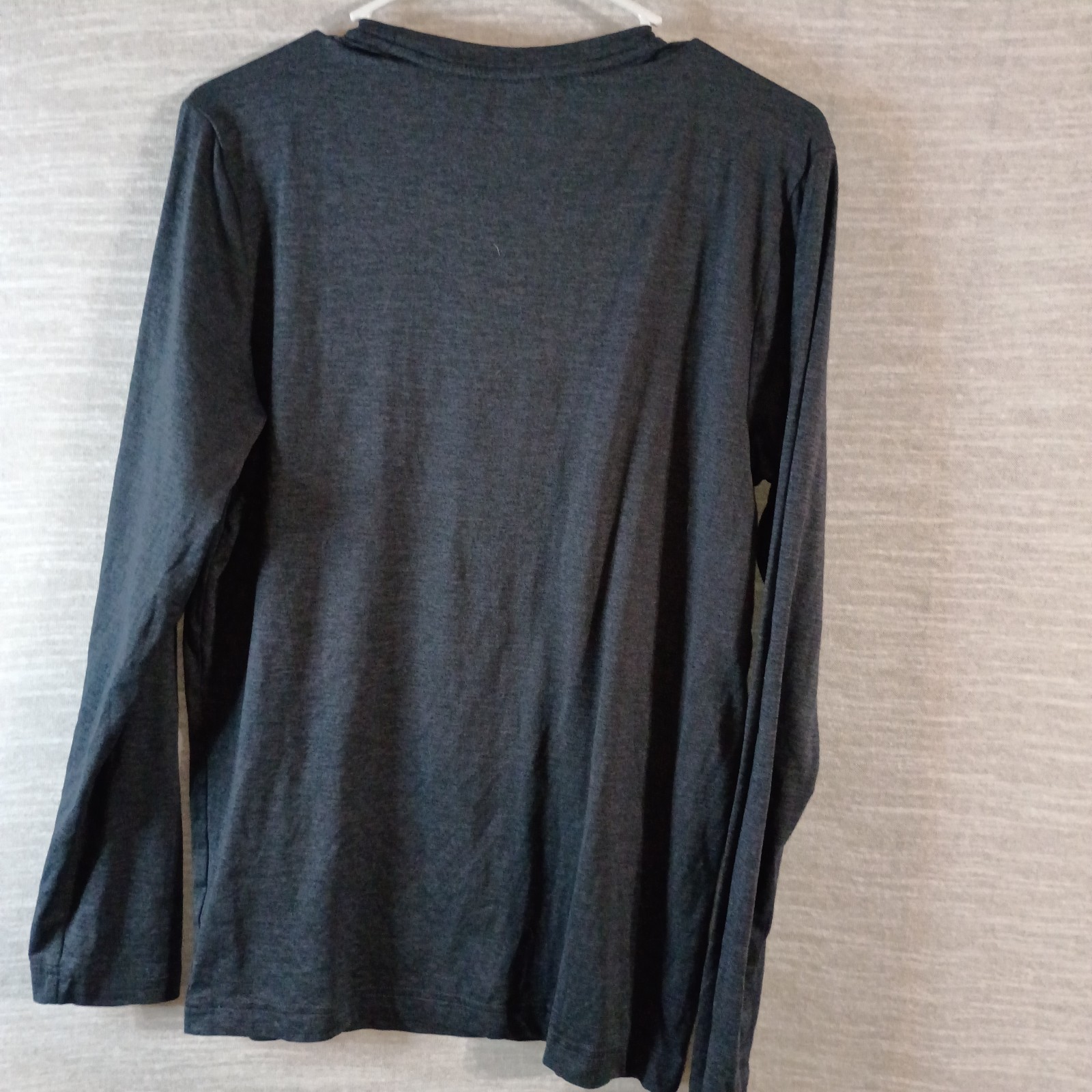 Reebok Men's Gray Long Sleeve Crew Neck Lightweight Gym Tee Logo Size S gallery