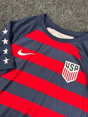 Nike USA Soccer Dri-FIT Athletic Cut Striped Shirt Mens Small Red Blue Team USA