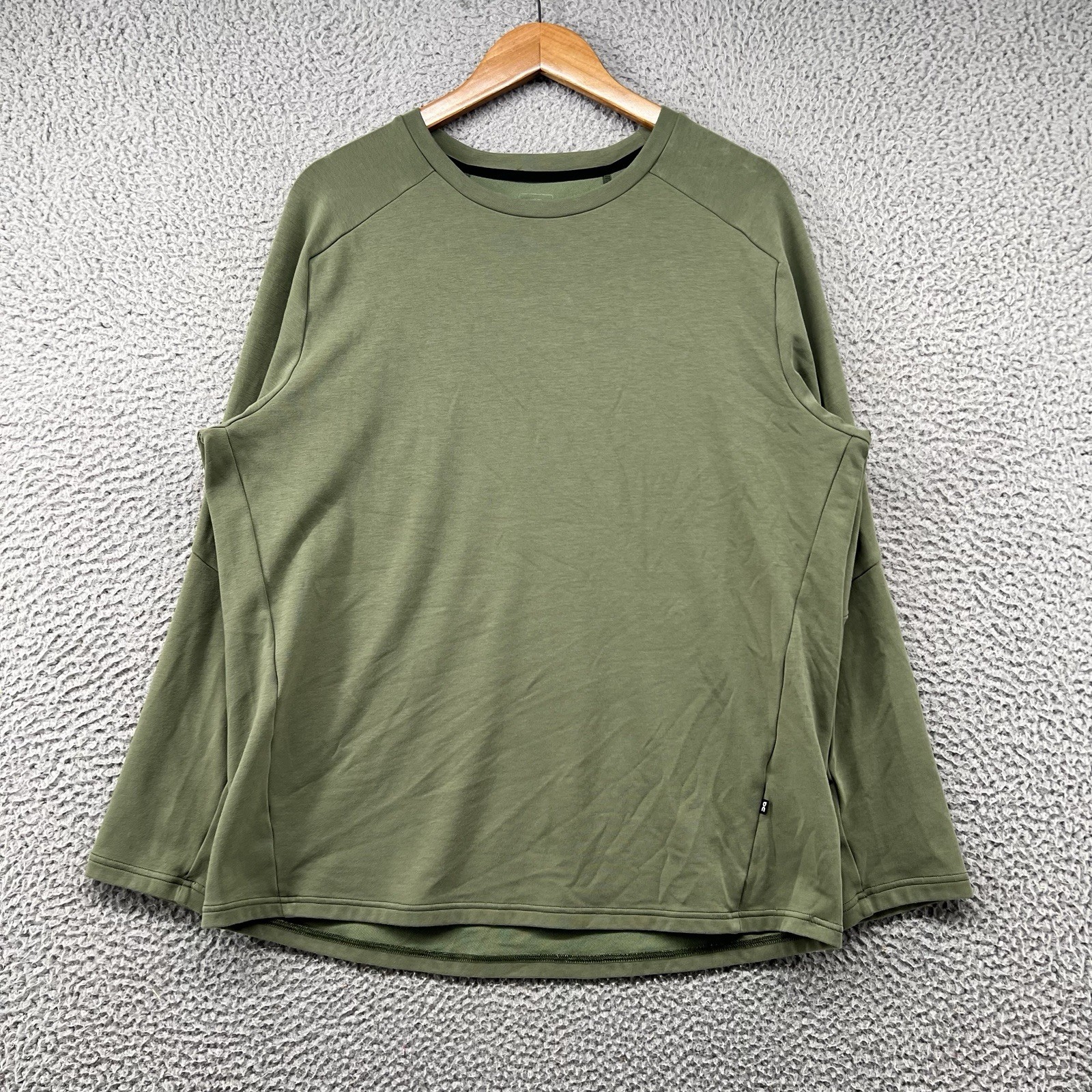 On Cloud Focus Long T Shirt Mens Large Green Crewneck Pullover Running Sports gallery
