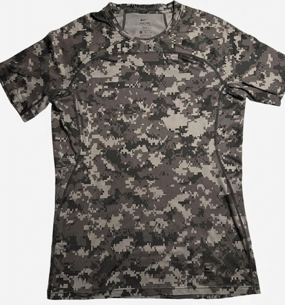 Nike Pro Hypercool Top Fitted Digi Camo Short Sleeve T-Shirt Size S gallery