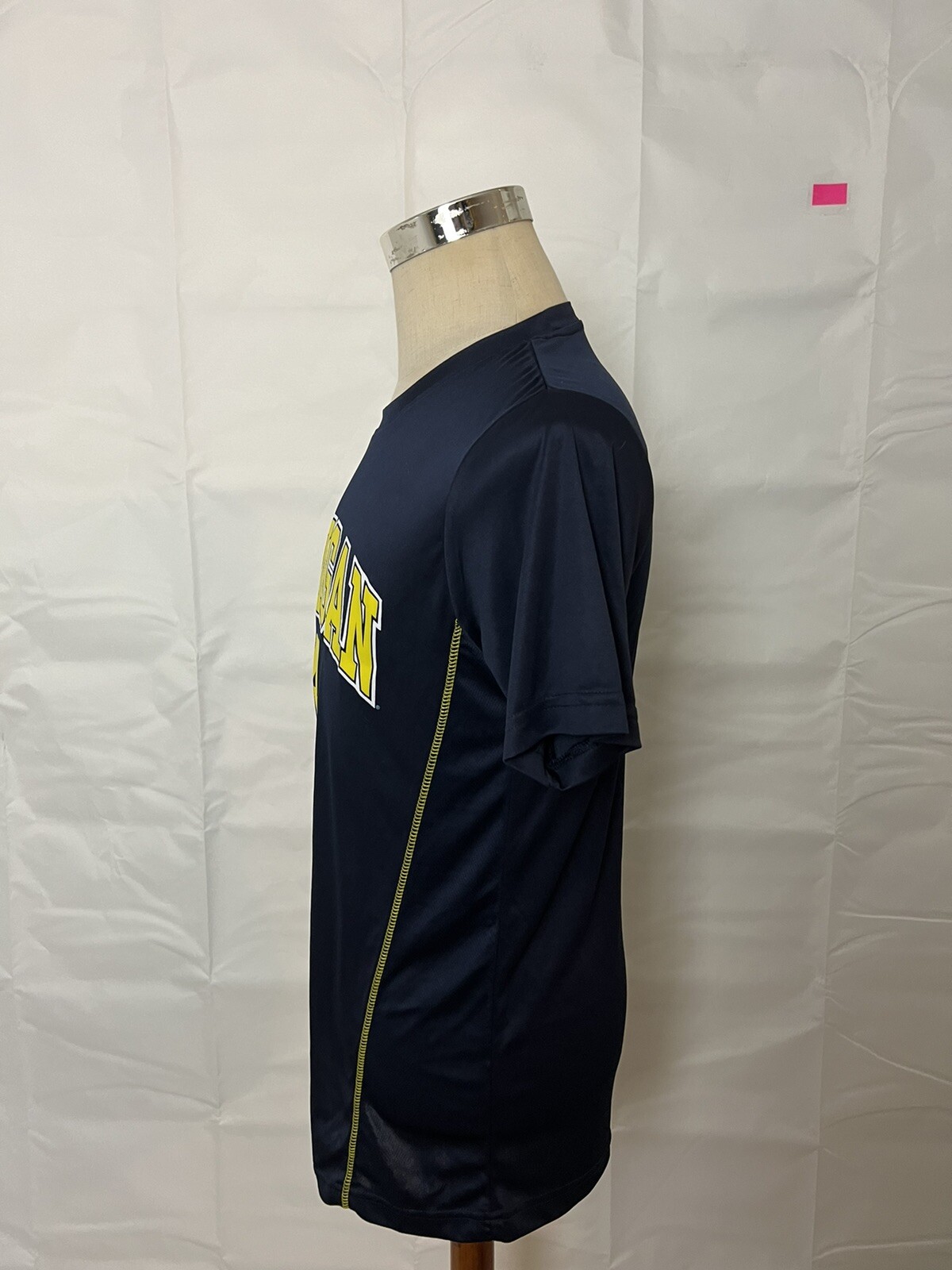 Pro Edge Men’s M Michigan Wolverines Football Short Sleeve T-Shirt gallery