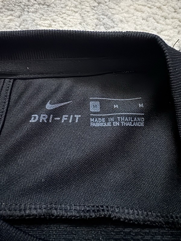 Nike Shirt Men’s medium Black Jersey Training Athletics Soccer Jersey gallery