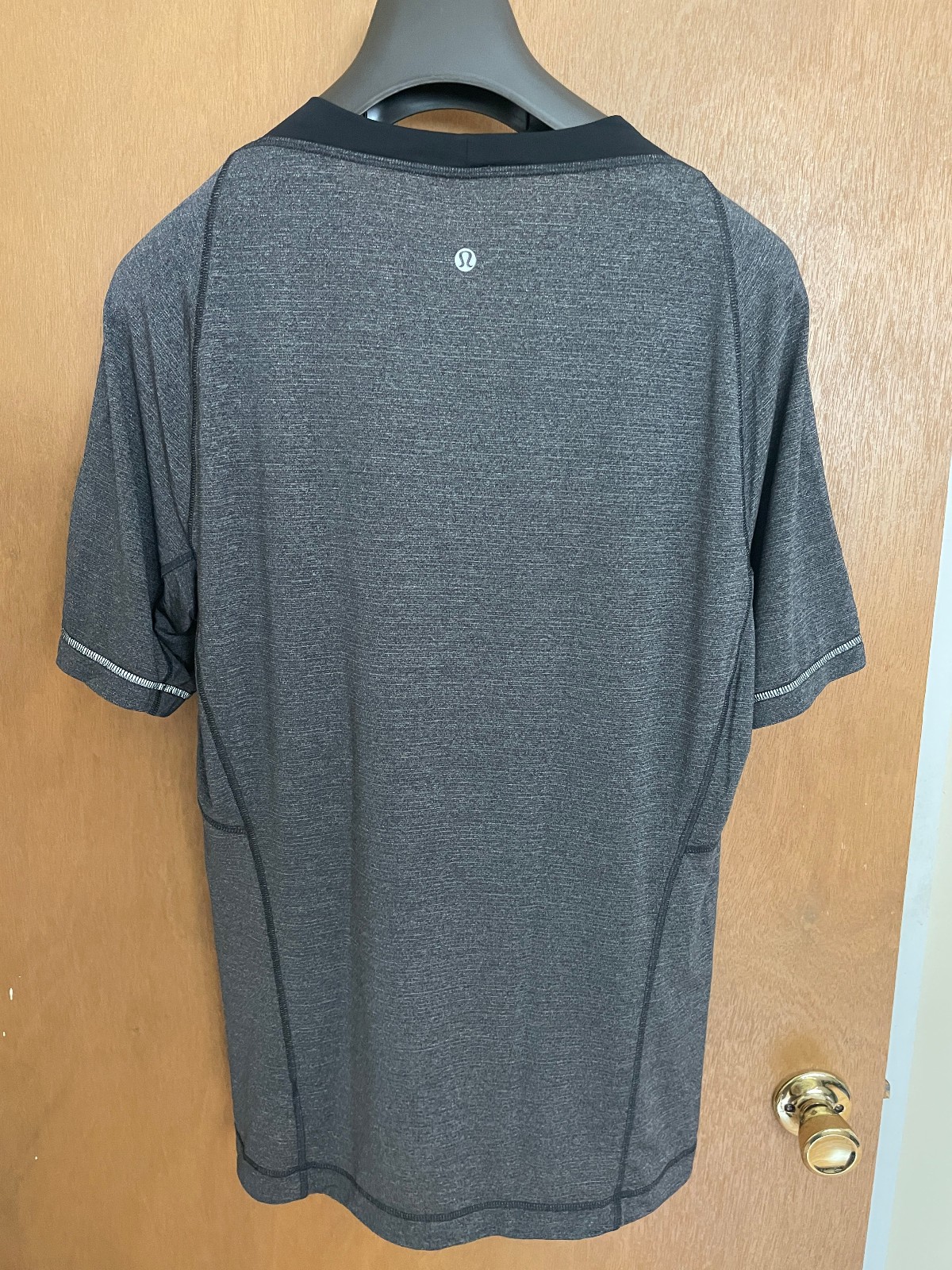 Lululemon Bolt Tech II Men's Short Sleeve Shirt - Heathered Black XL gallery