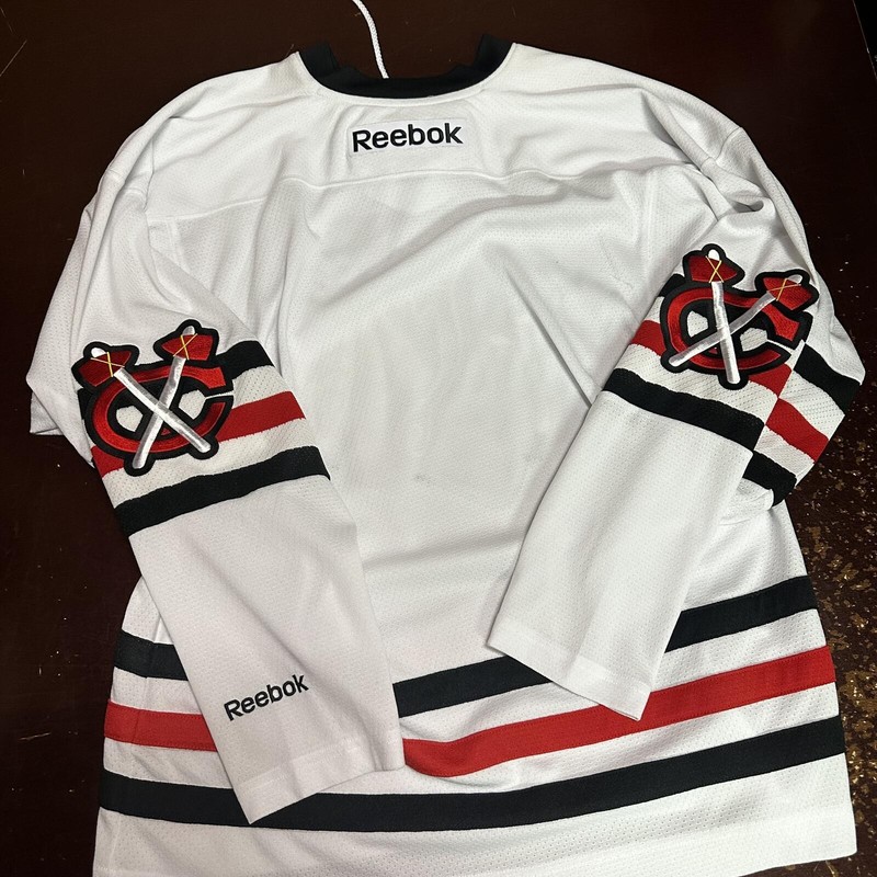 Chicago Blackhawks 2015 Winter Classic white mens Reebok hockey Jersey Sz Small gallery