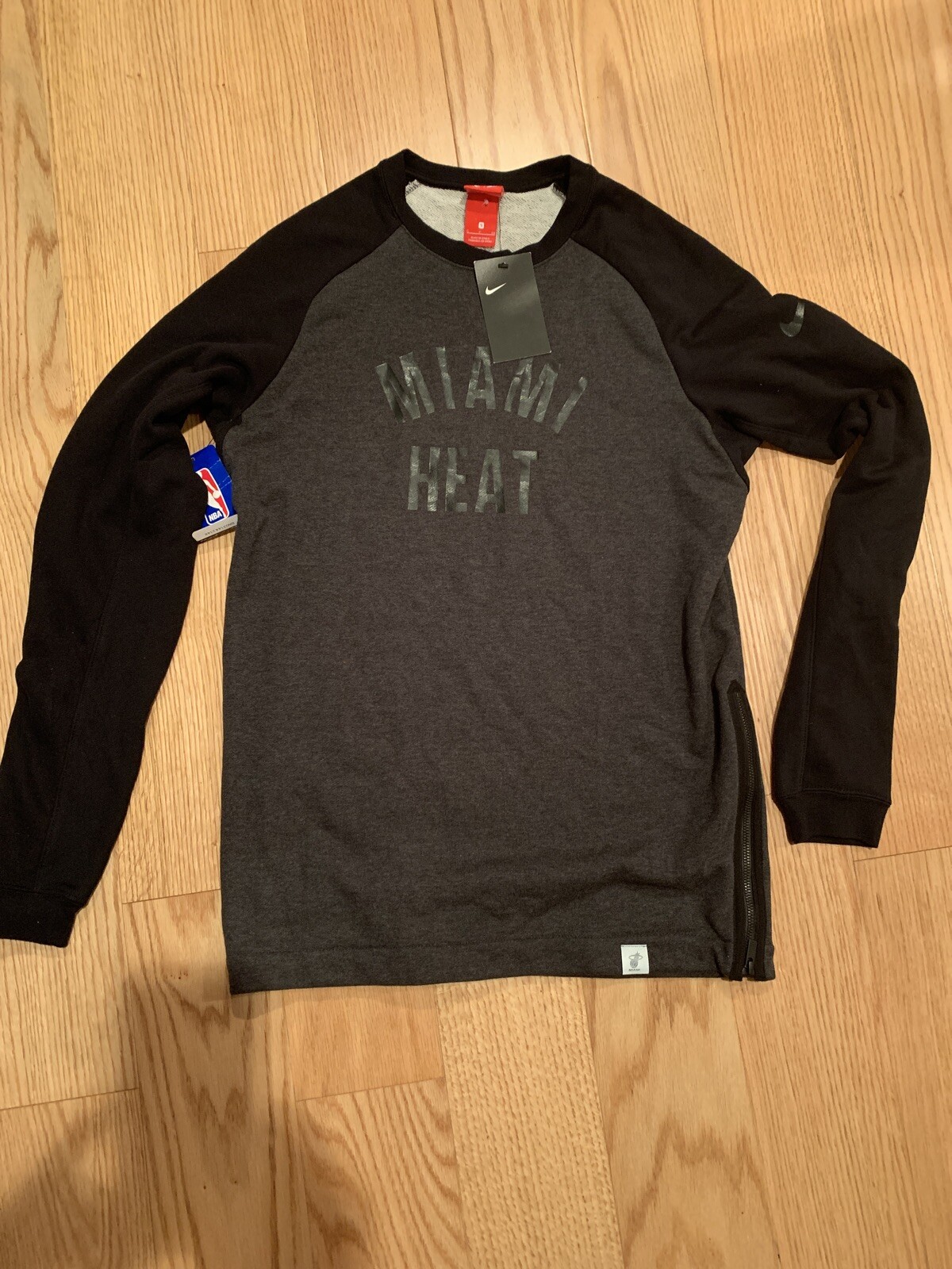 Nike Miami Heat NBA Black Sweater Shirt Size S BNWT 860725-032 Basketball gallery