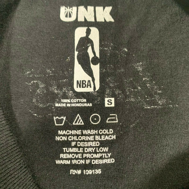 Black NWT UNK NBA Los Angeles Lakers Home-Court T-Shirt Size Small gallery