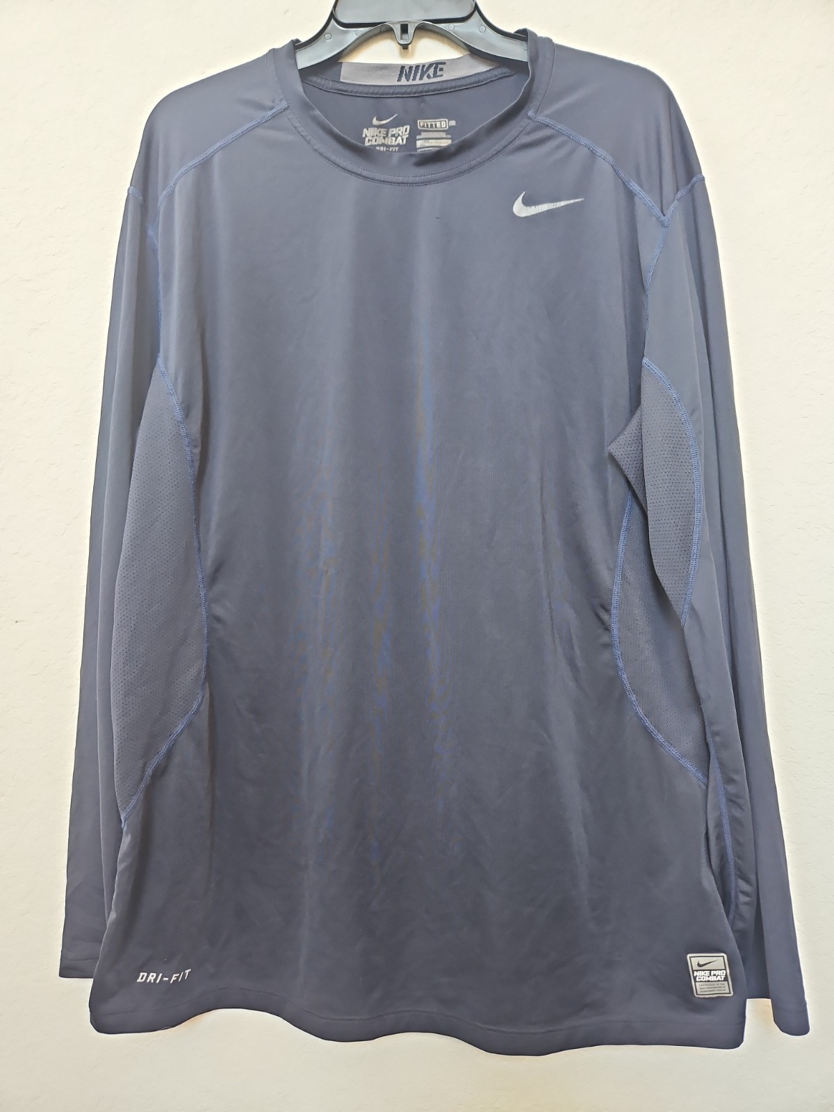 Nike Pro Combat Dri-Fit Fitted Longsleeve Activewear Shirt Mens Size XL Navy Blu gallery