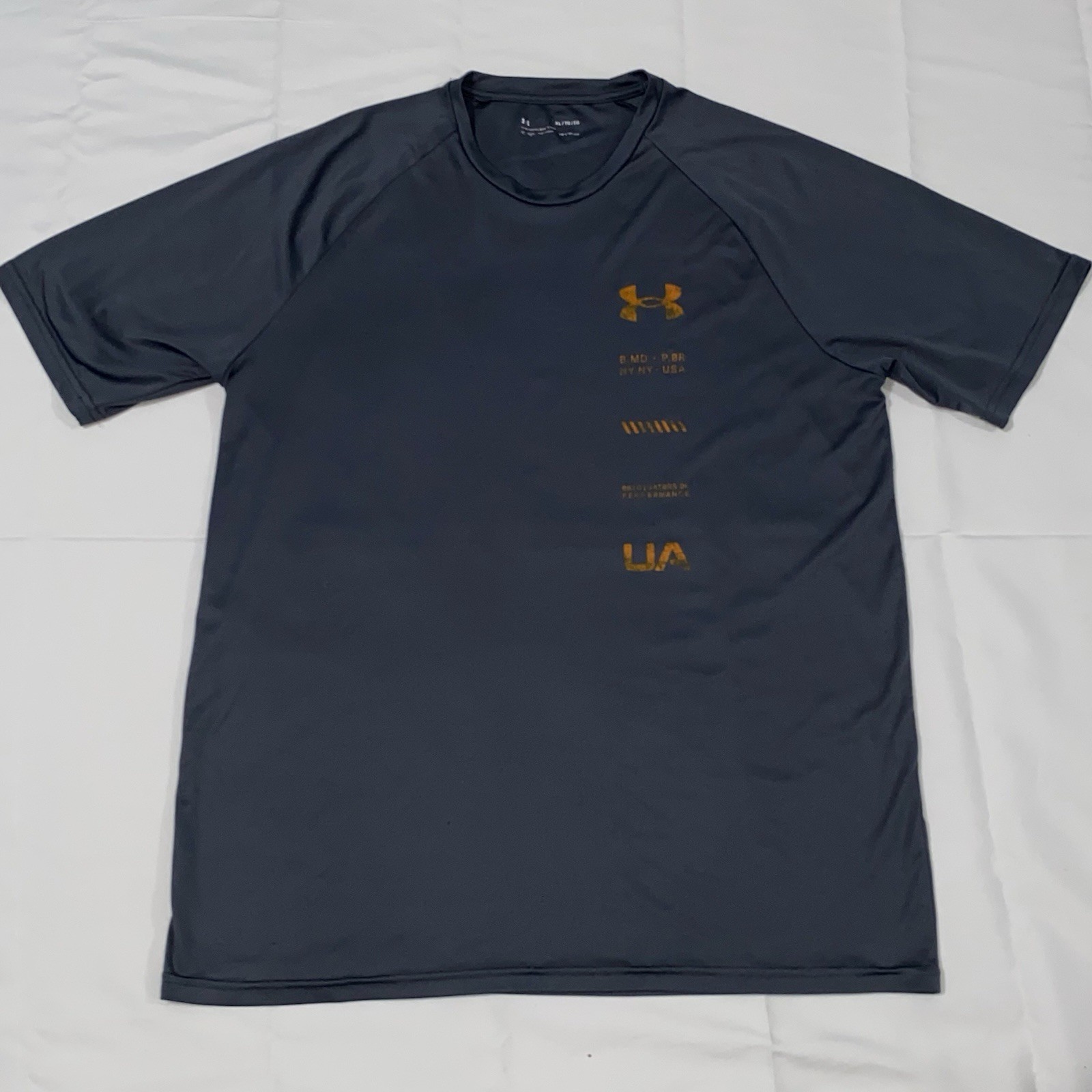 Under Armour Performance Shirt Mens XL Loose Gray Heatgear Training Workout Gym gallery