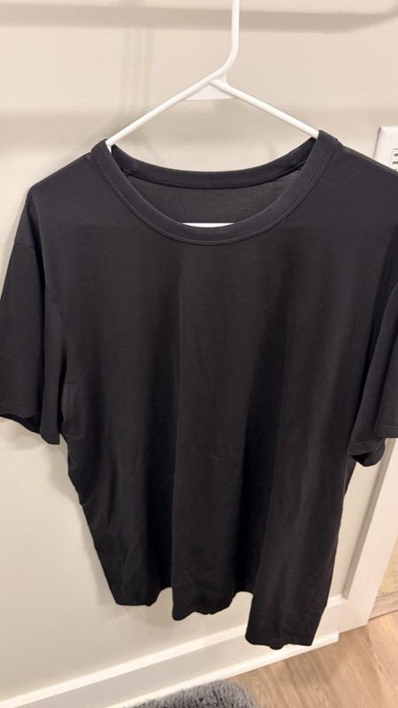 x4 Lululemon Fundemental T Shirts Sz. Large gallery