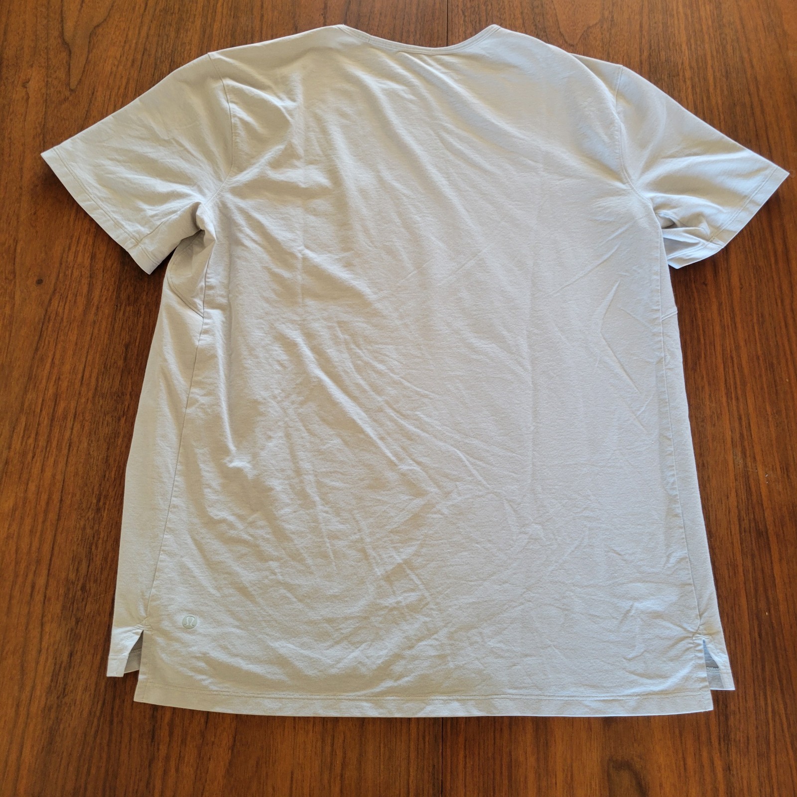 Lululemon Mens Medium Performance T-Shirt Short Sleeve Light Beige gallery