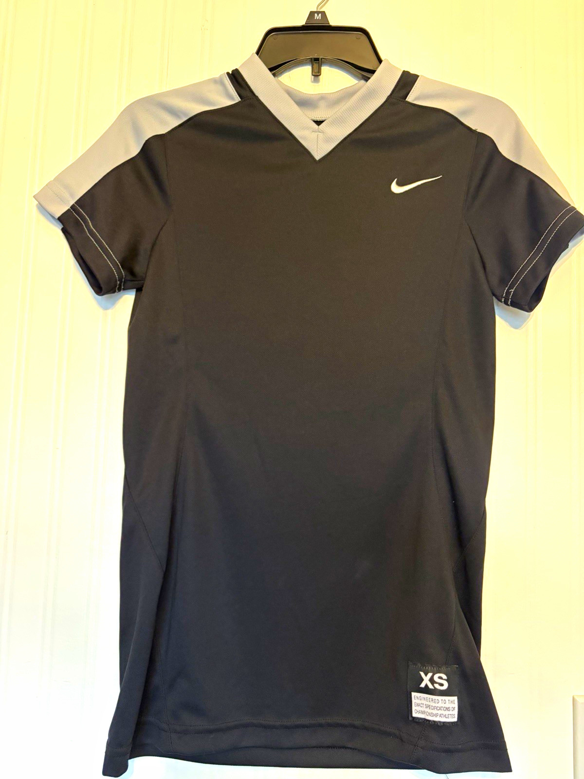Nike Dri-FIT Men's Breathable Soccer Colorblock V-Neck Raglan Tee XS gallery