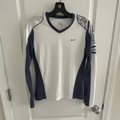 Nike Performance Men’s Long Sleeve V-Neck Lightweight Polyester Tee S