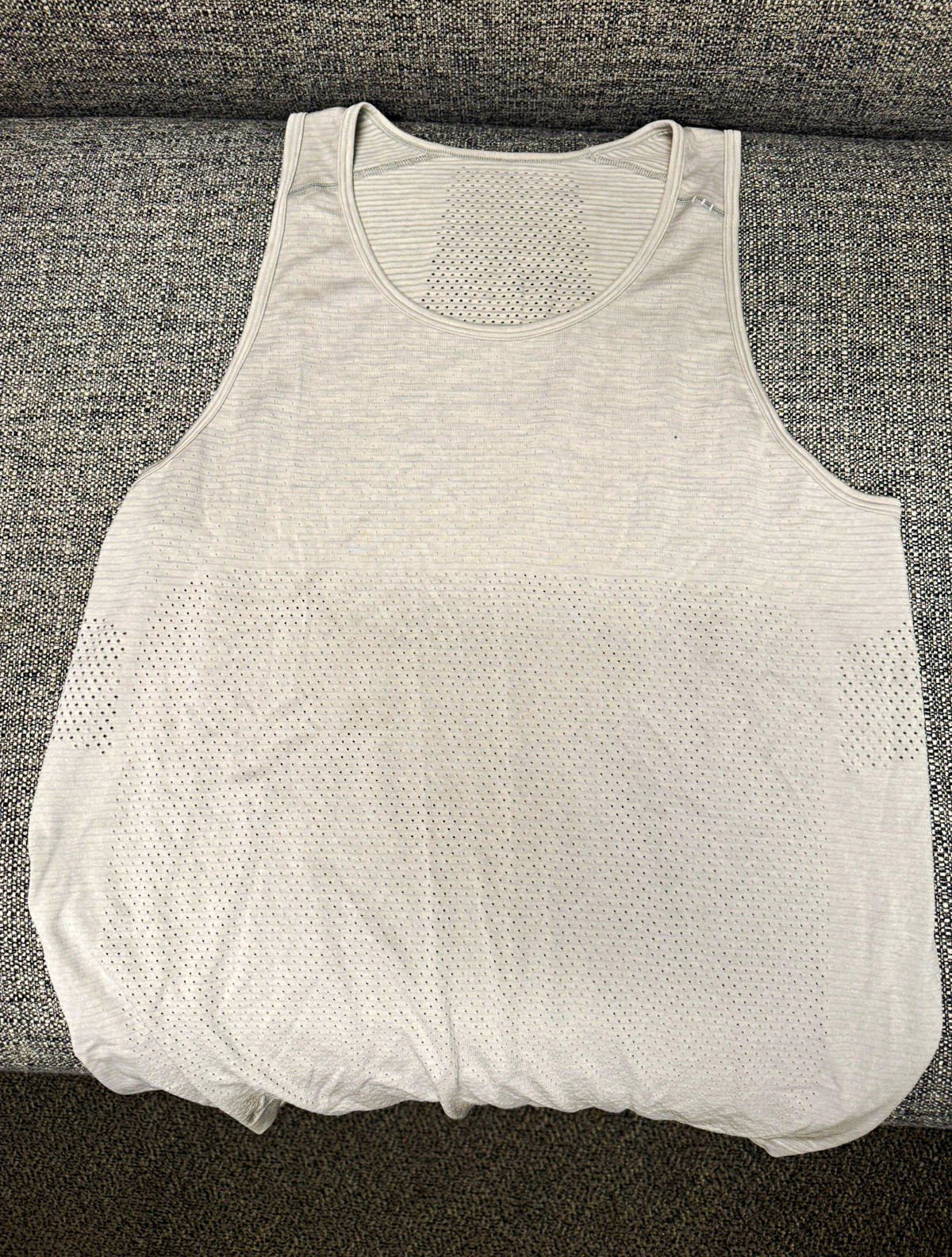 Men’s Lululemon Mesh Tank Top, Sleeveless Scoop Neck Breathable Stretch, XL gallery