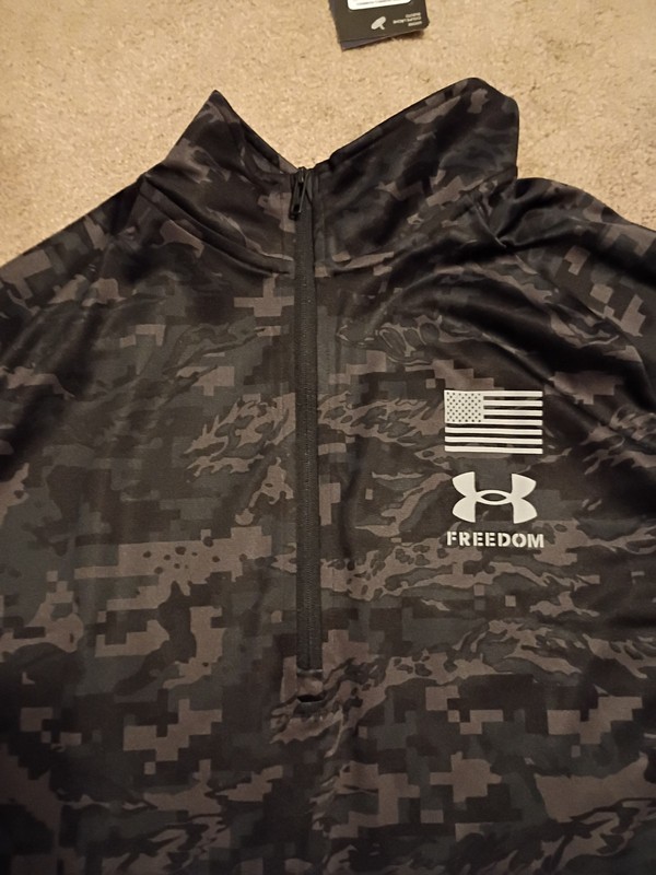 Under Armour Freedom Tech 1/2 Zip Lightweight Long Sleeve Shirt Mens Large Camo gallery