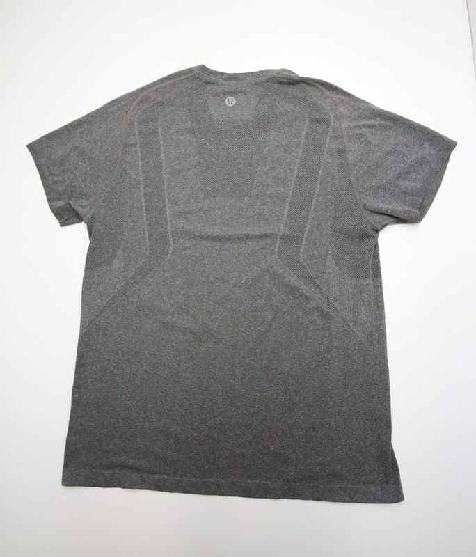 Lululemon Vent Tech T-Shirt Mens L 41" Chest Heather Gray Gym Workout gallery