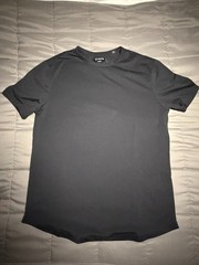 Cuts AO Curve-Hem Tee Small Black