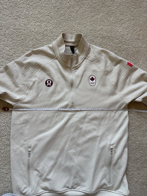 Lululemon Team Canada Olympic Engineered Warmth 1/4 Zip Size Medium gallery