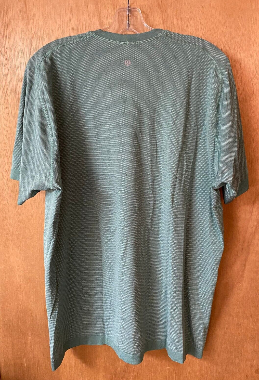Lululemon Stretch Your Head Performance T Shirt Men's Green - Size XL gallery