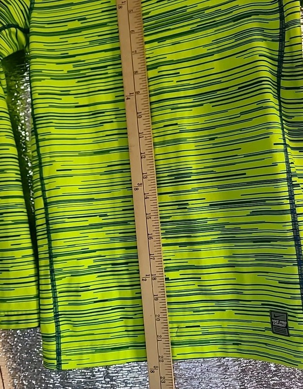 Nike ProCombat Shirt Green Hyperwarm Compression DriFit Performance Youth XL gallery