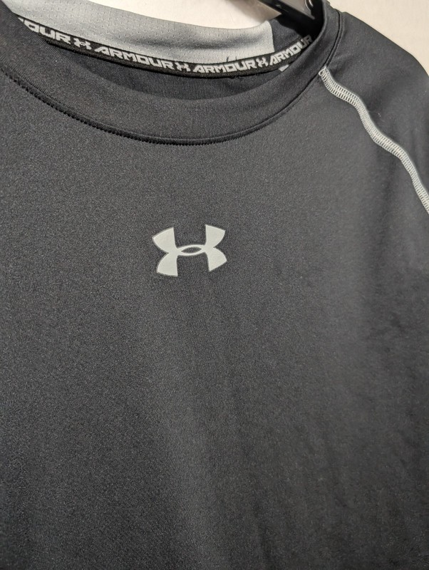 Mens Black Under Armour HeatGear Compression Shirt Long Sleeve Crew Neck Size M gallery