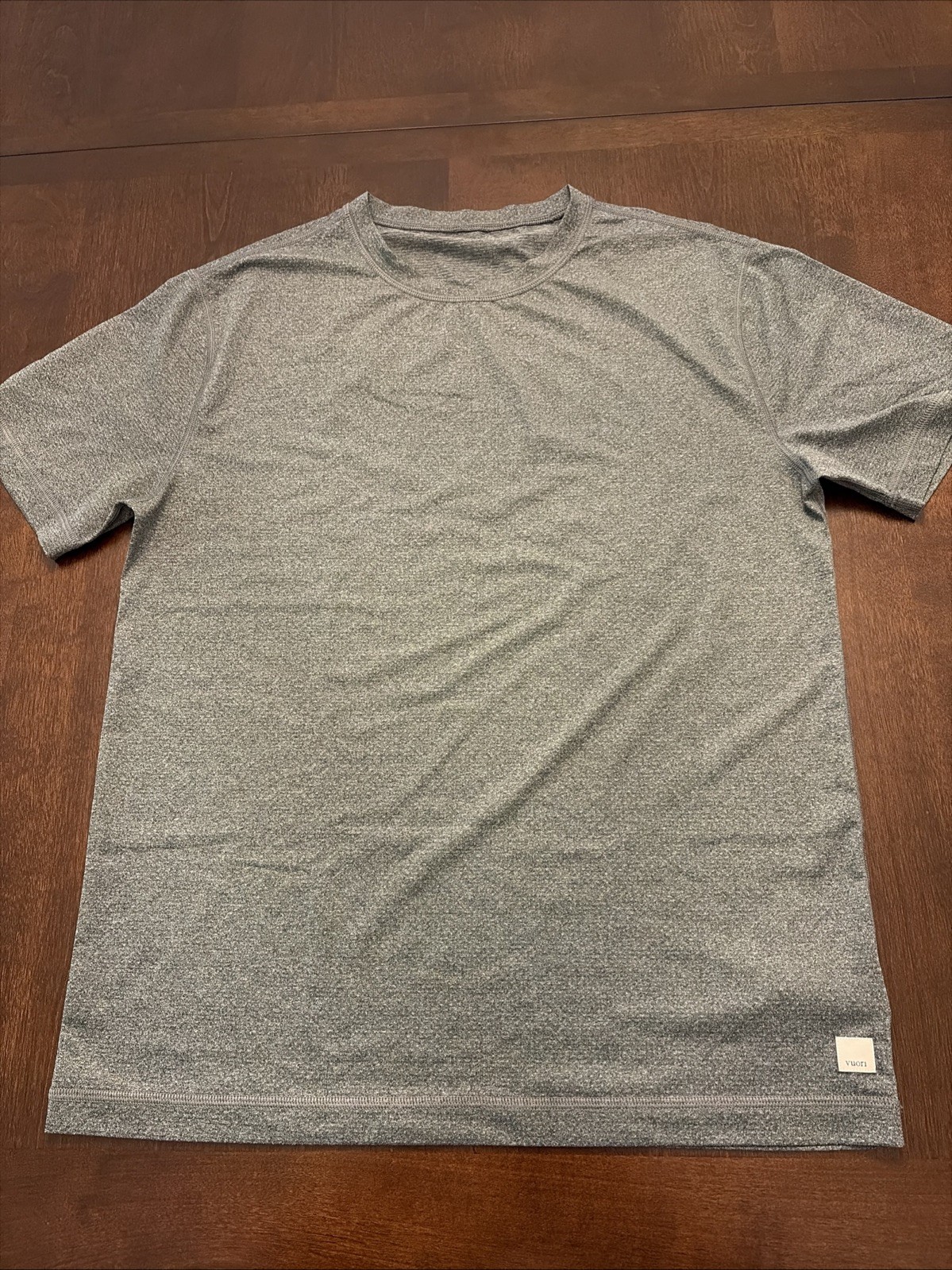 Vuori Tradewind Performance Tee 2.0 Gray Medium V1052 gallery
