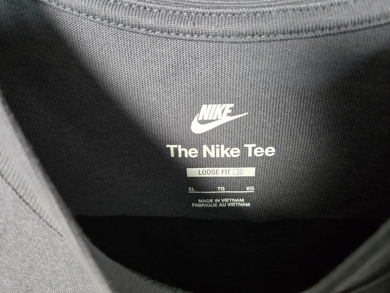 NIKE Max90 T-Shirt XL Mens Black Purple Gray Crewneck Flower Premium Tee gallery