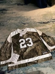 NWT Nike Air Jordan Brooklyn Realtree Hockey Jersey Medium Olive Sail Mens SzXXL