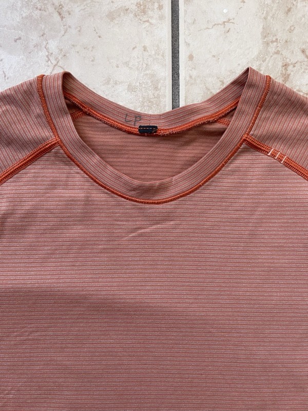Lululemon Metal Vent Tech Men’s Short Sleeve Orange Medium Running Gym Exercise gallery