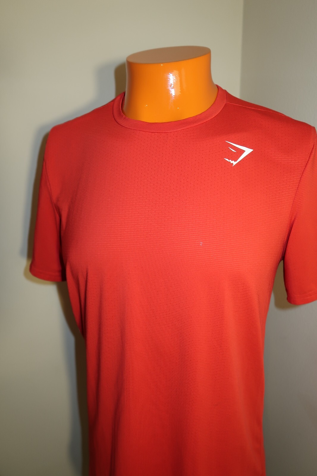 C1 Gymshark Men’s Performance Activewear T-shirt Red Size Medium SS EUC gallery