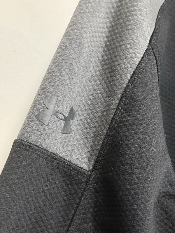 Under Armour 1/4 Zip Athletic Pullover Men's Sz M / Black and Gray gallery
