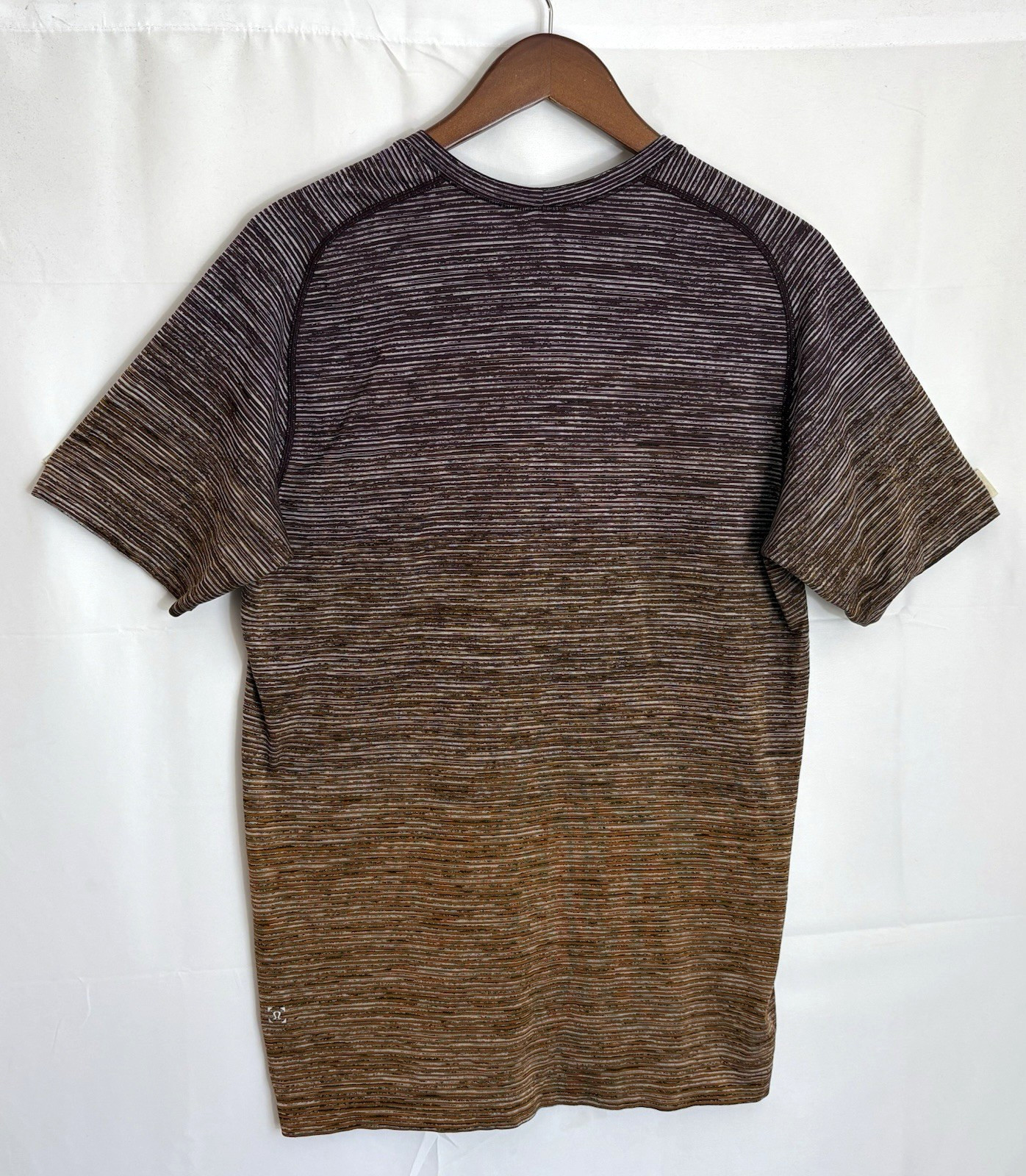 Lululemon Metal Vent Tech Men's Medium Purple & Gold Gradient S/S T-Shirt Tee gallery