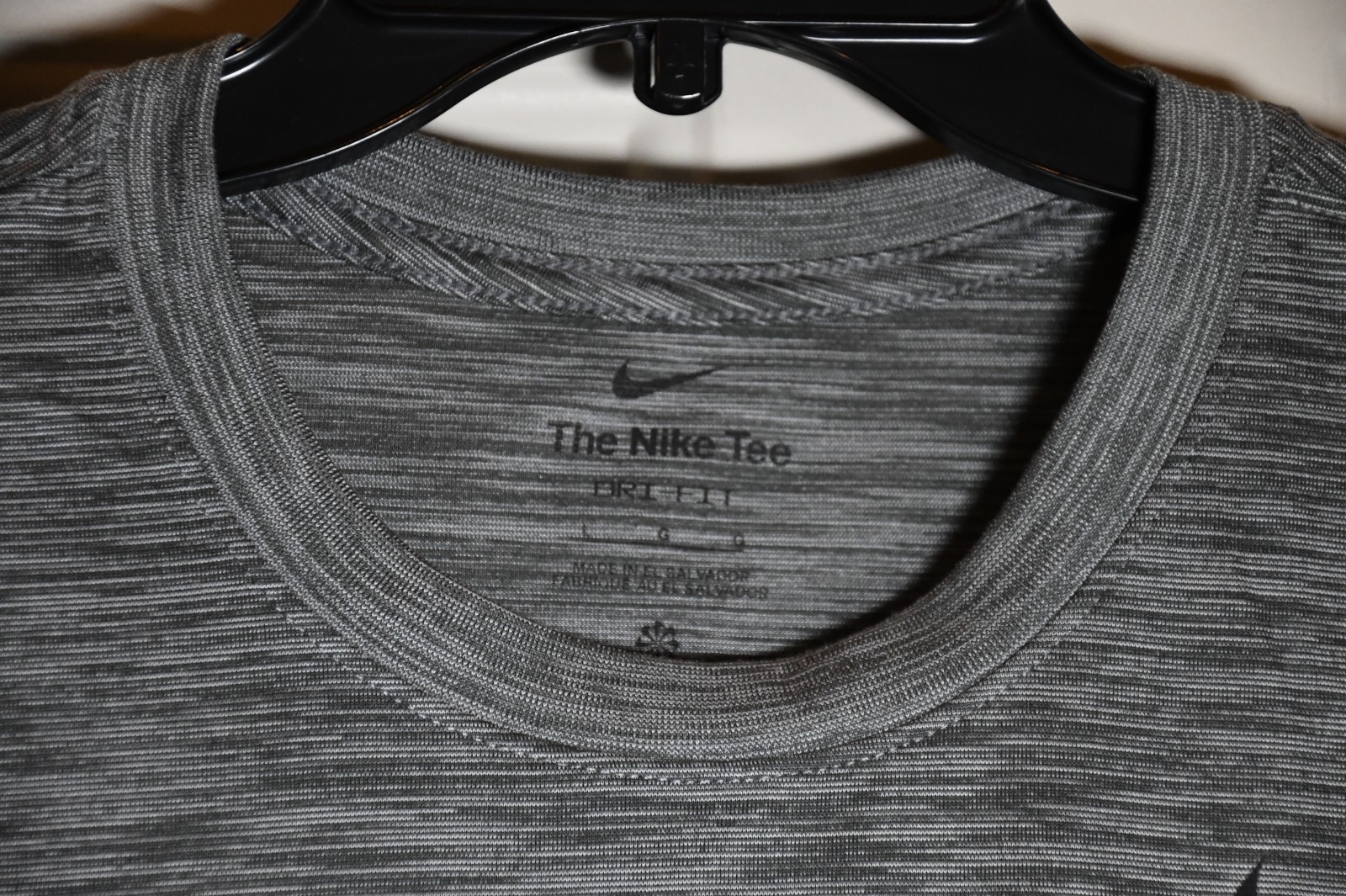 NWT Nike Dri-FIT Legend Training Veneer Men's Large T-shirt Iron Grey FQ3808 gallery