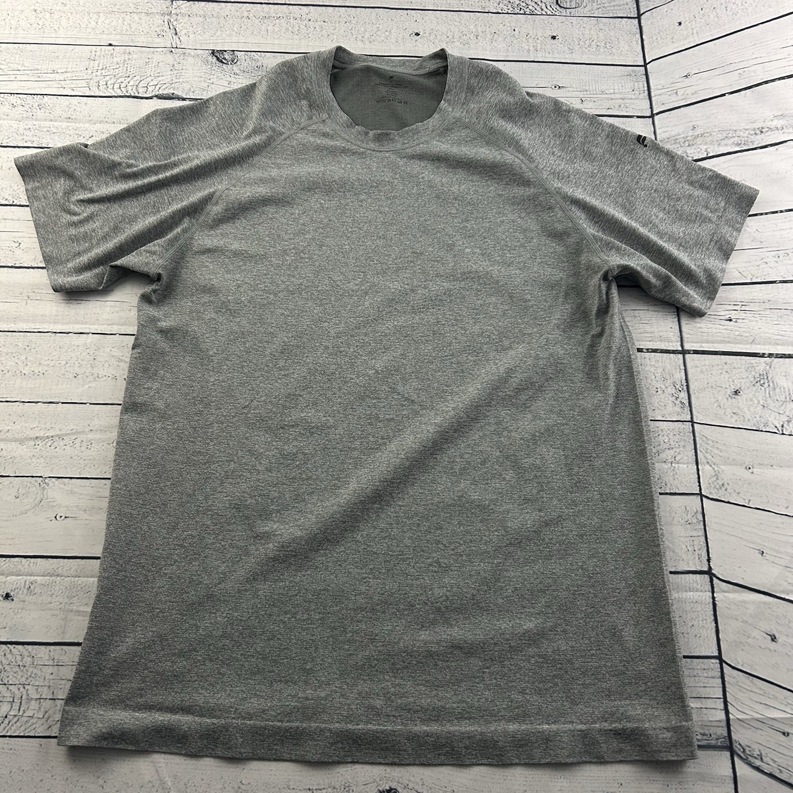 Fabletics Short Sleeve Seamless Nylon Poly Athletic T Shirt Men's XL Gray gallery