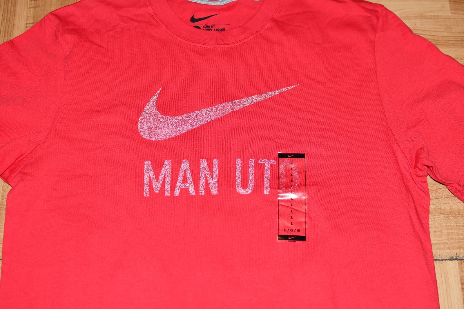 NIKE MANCHESTER UNITED BASIC SWOOSH MENS SOCCER T-SHIRT - MENS SIZE LARGE gallery