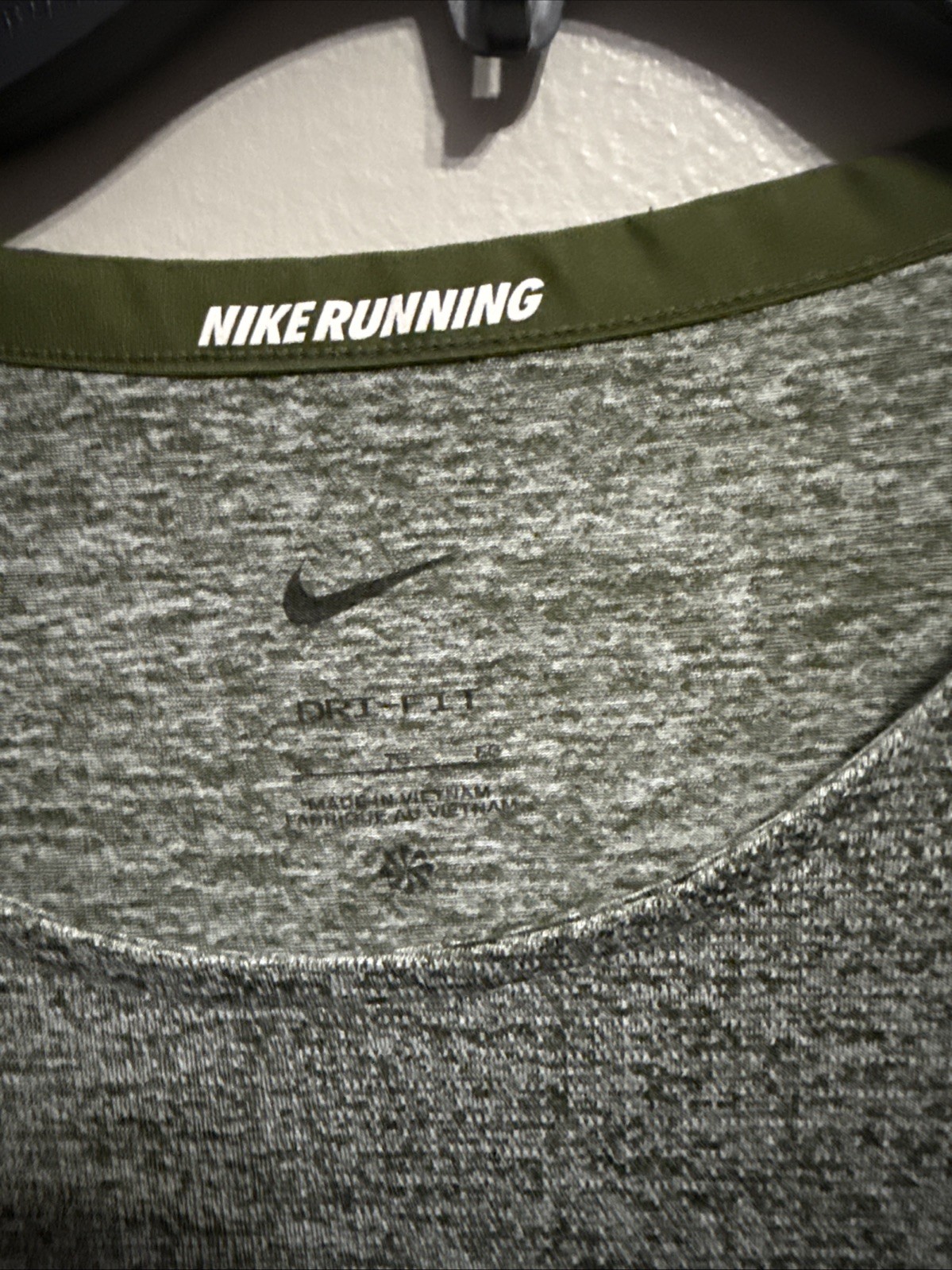 Nike Dri-FIT 365 Running Breathe Size XL Rough Green/Heather Men’s gallery
