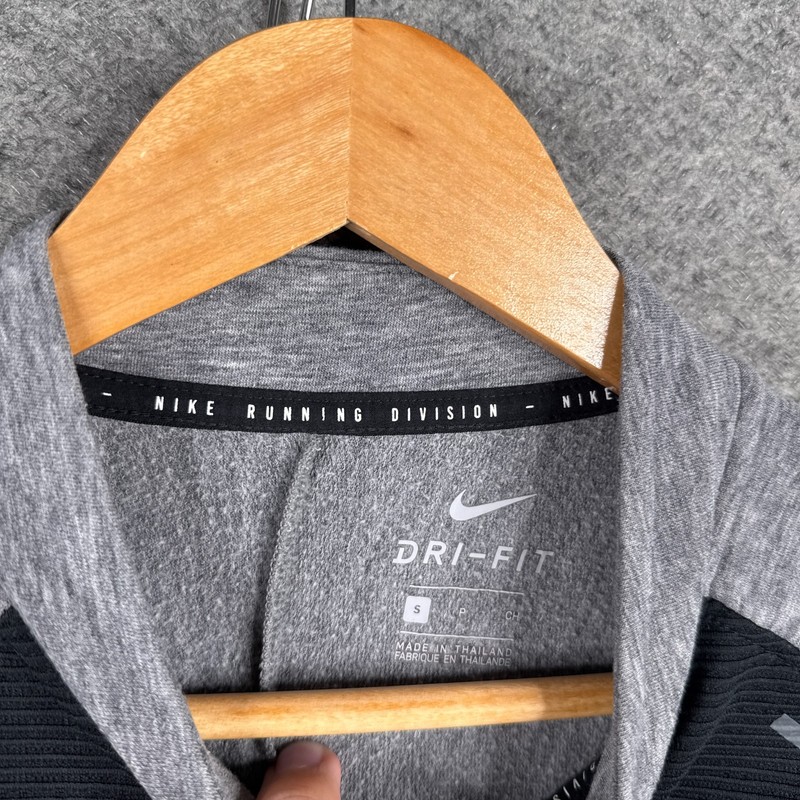 Nike Pinnacle Run Division Midlayer 1/2 Zip Running Top Mens S Black DA0438-010 gallery