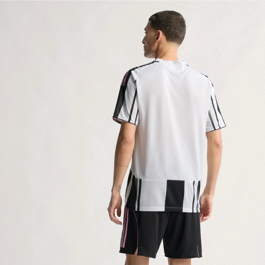 adidas 25/26 Juventus Home Authentic Soccer Player Jersey Men's XL JJ4314 $150 gallery