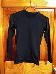 Youth boys medium Black Solid Long Sleeve Crew Neck Activewear undershirt