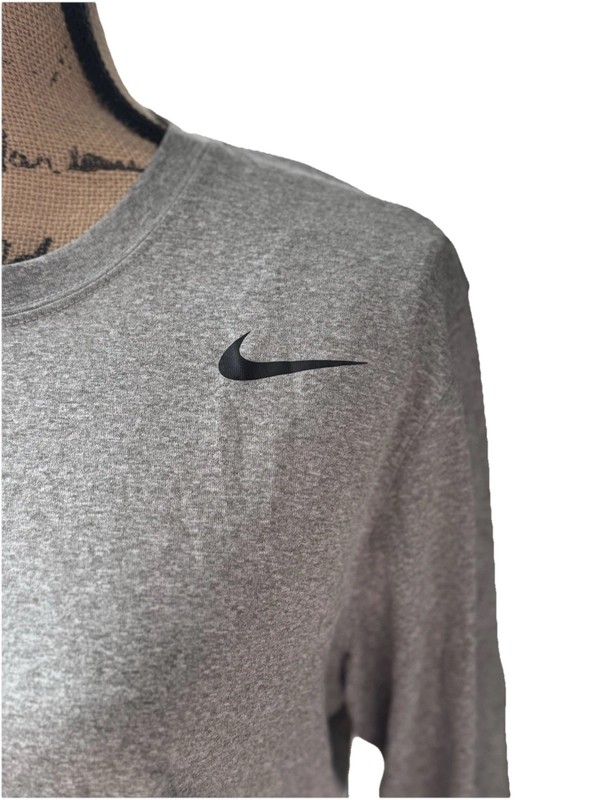 Nike Dri-FIT Mens Medium Gray Long Sleeve Shirt Running Training Athletic gallery