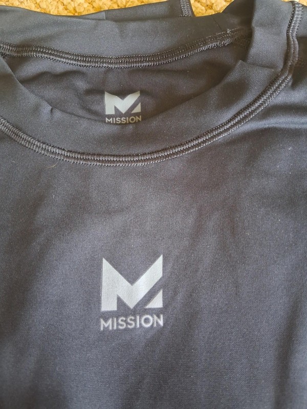 MISSION VaporActive Voltage Compression L/S T-Shirt Men's S Workout Black *NWT* gallery
