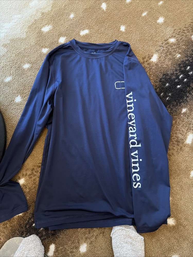 Vineyard Vines Boys Performance long sleeve whale sun tee Navy Youth Large