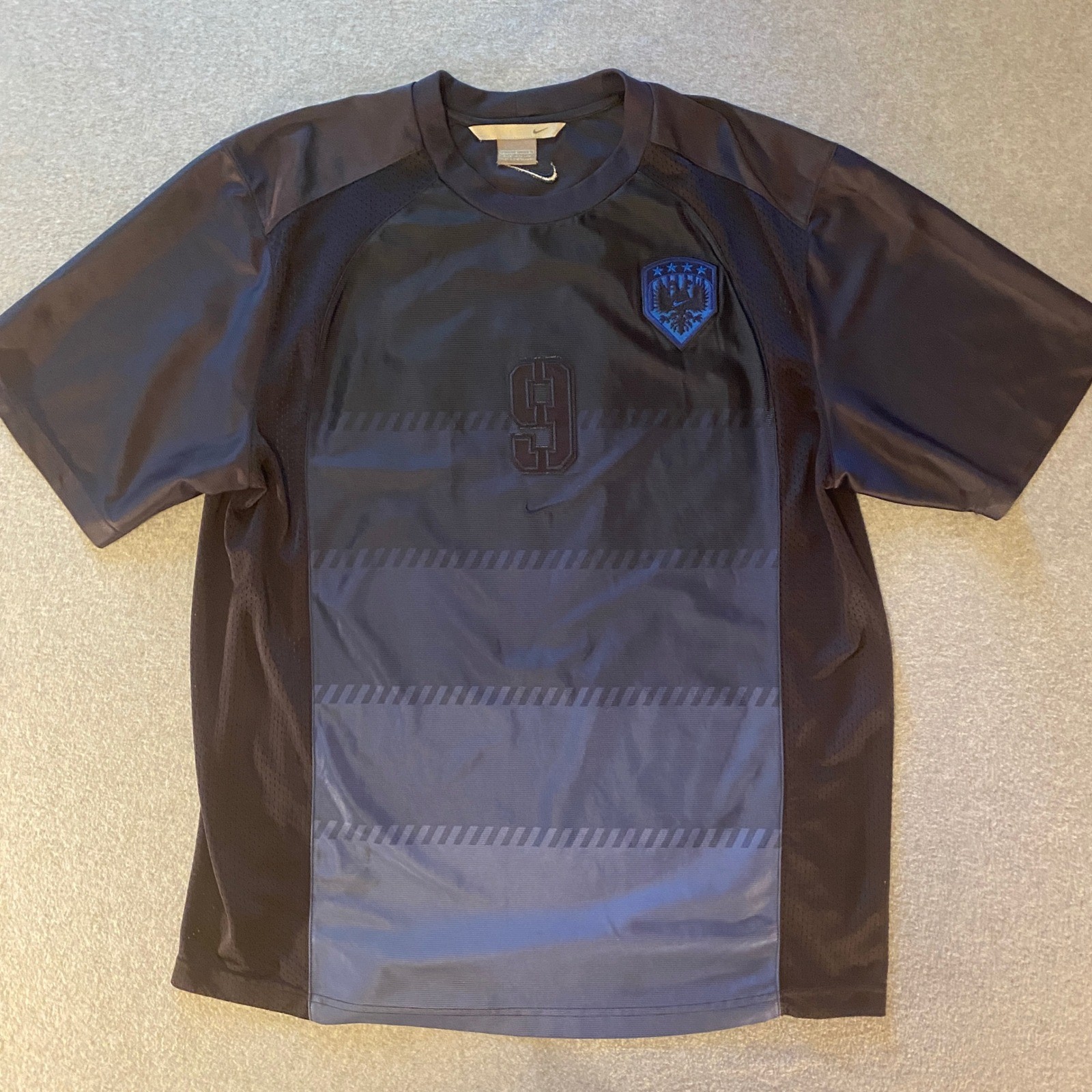 Nike Mens Soccer Jersey Blue Navy Gradient Eagle Crest Number 9 Size Large gallery
