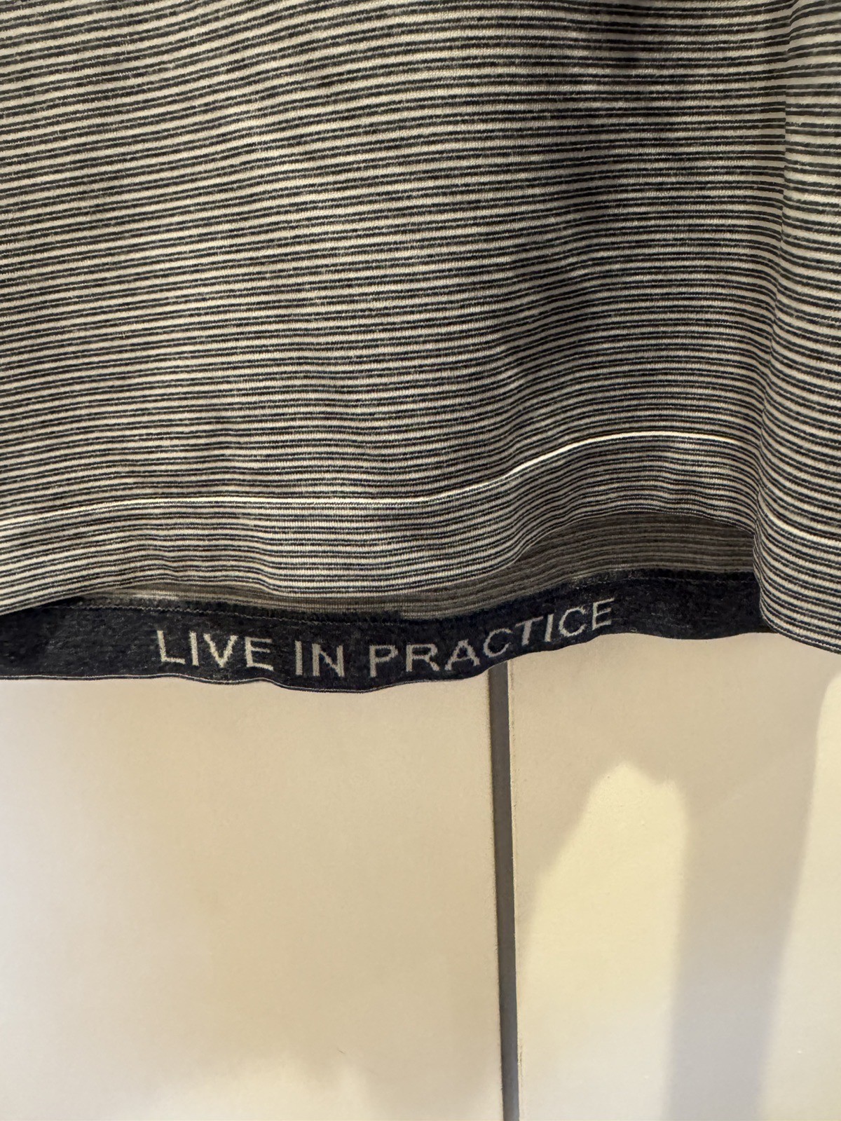 Lululemon Men’s Short Sleeve Striped Blue & White Shirt Top Medium M Never Worn gallery