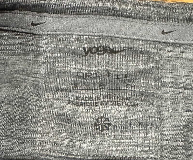 Nike YOGA Dri-Fit Long Sleeve Mens Small Cool Grey Knit Stretch $85 FB7775-065 gallery
