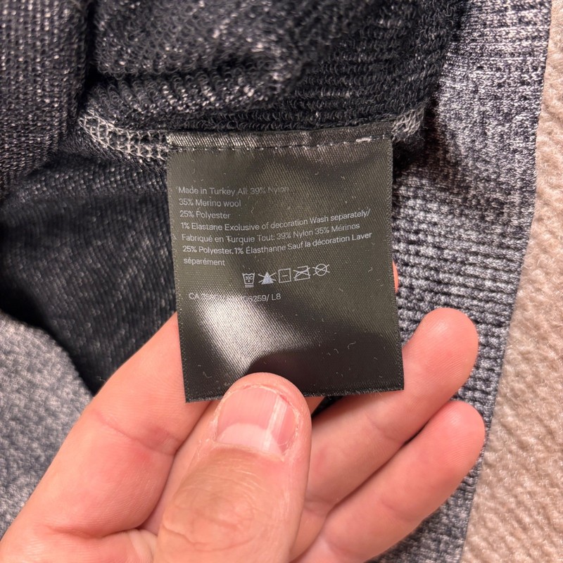Lululemon Gray Engineered Warmth LS Crew Merino Wool Men's Size Small gallery