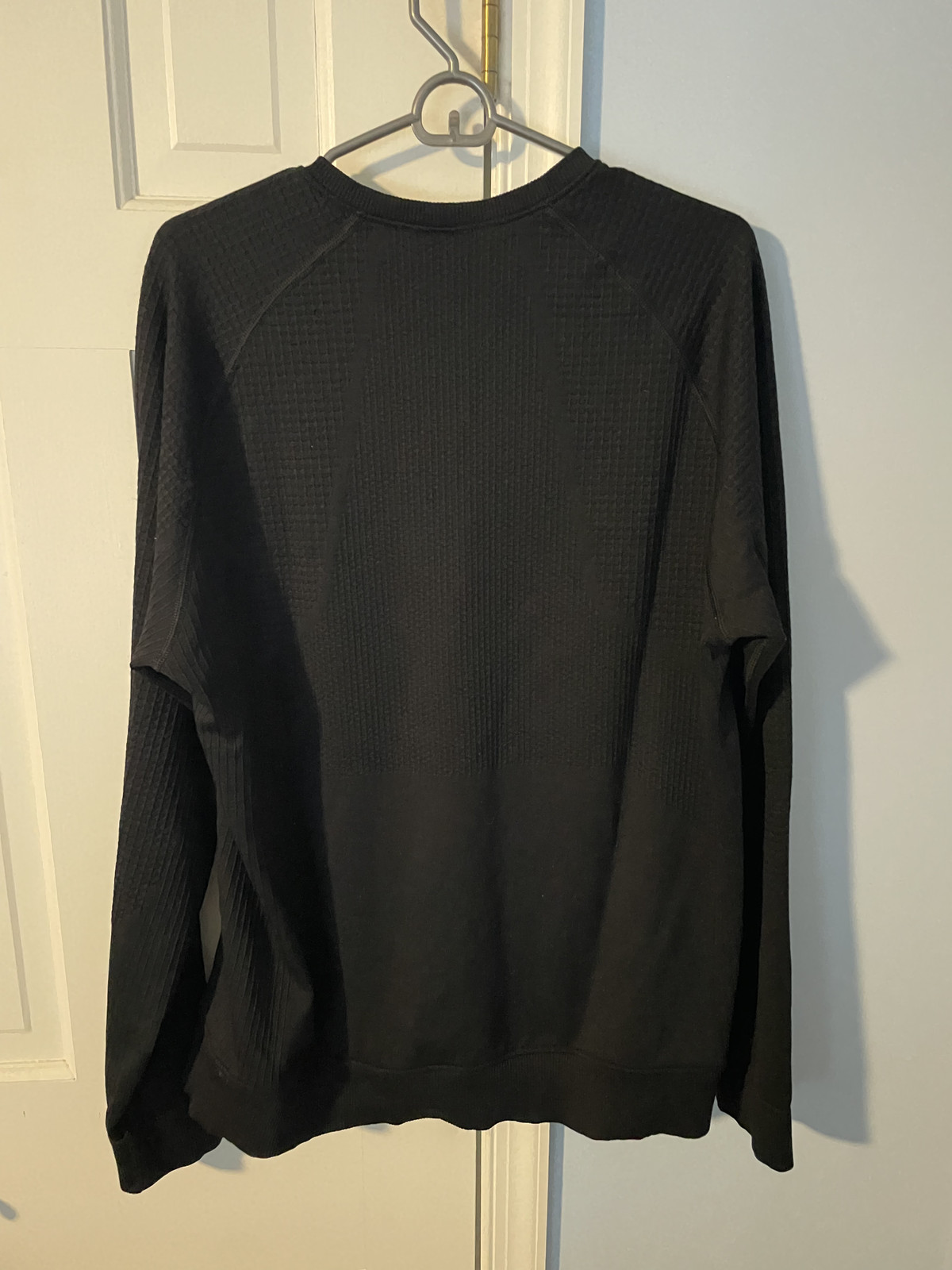 Lululemon Men's Engineered Warmth Long Sleeve Crew Black Merino Wool Blend gallery